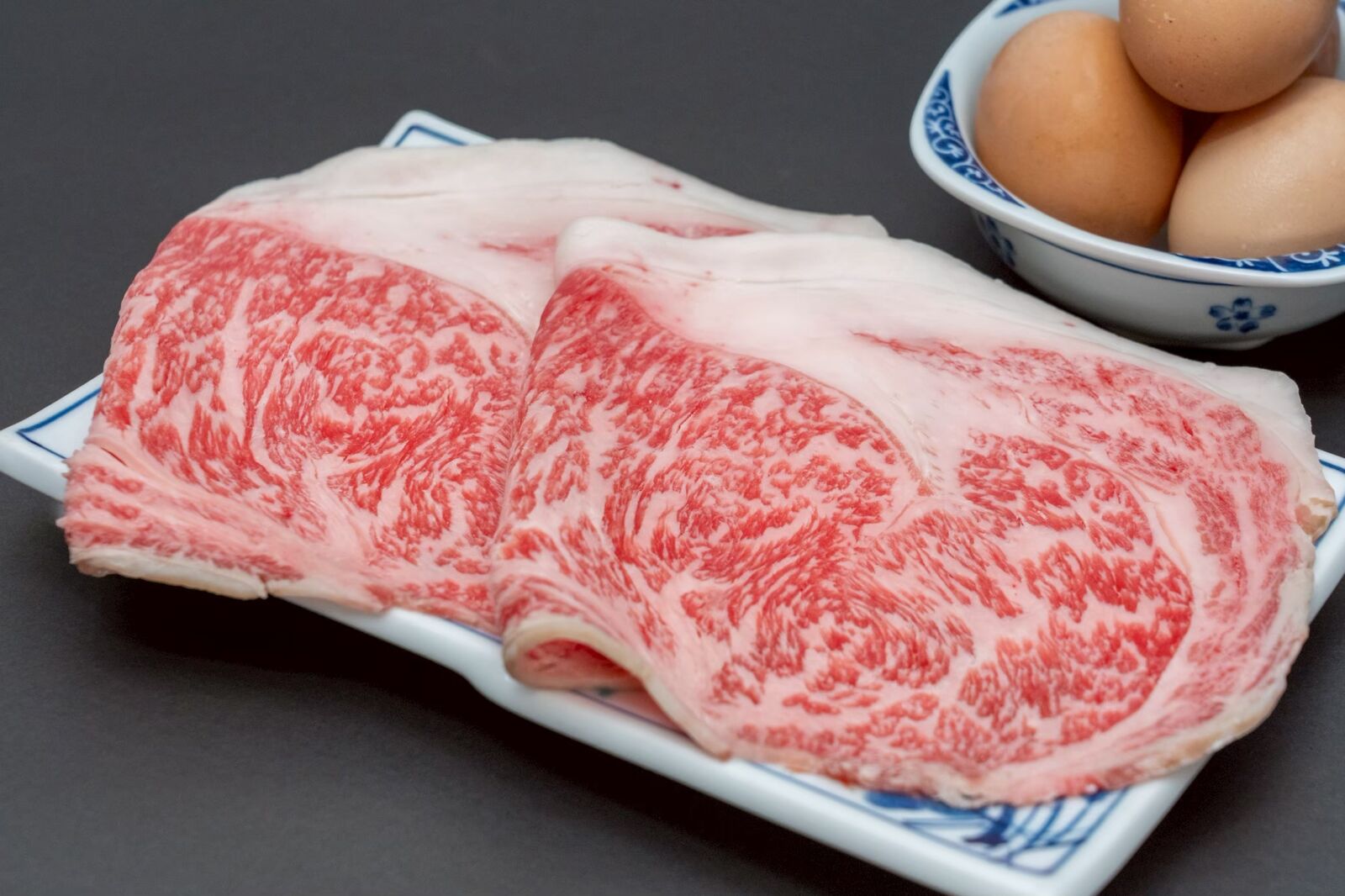 霜降りの高森牛リブロースと美和おうはんの卵